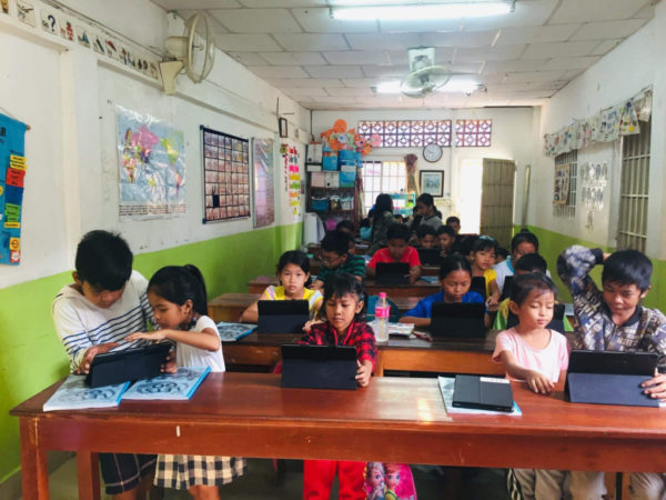 Matesabroad classroom scene.