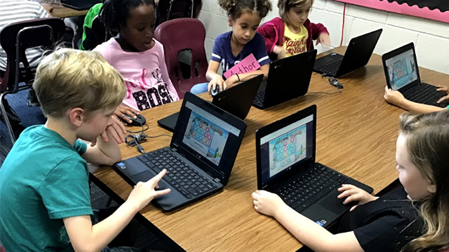 Student play literacy game